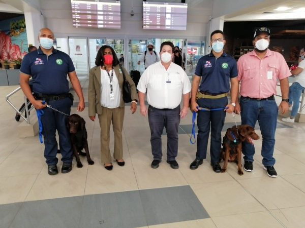 Regresan técnicos caninos capacitados en Panamá
