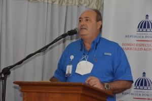 El director de la Dirección General de Ganadería apertura seminario de actualización técnica