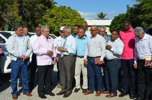 ENTREGA DE CAMIONETAS Y MOTORES