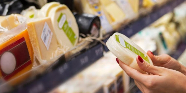 Instituciones revisan cumplimiento de etiquetado en productos lácteos preservados